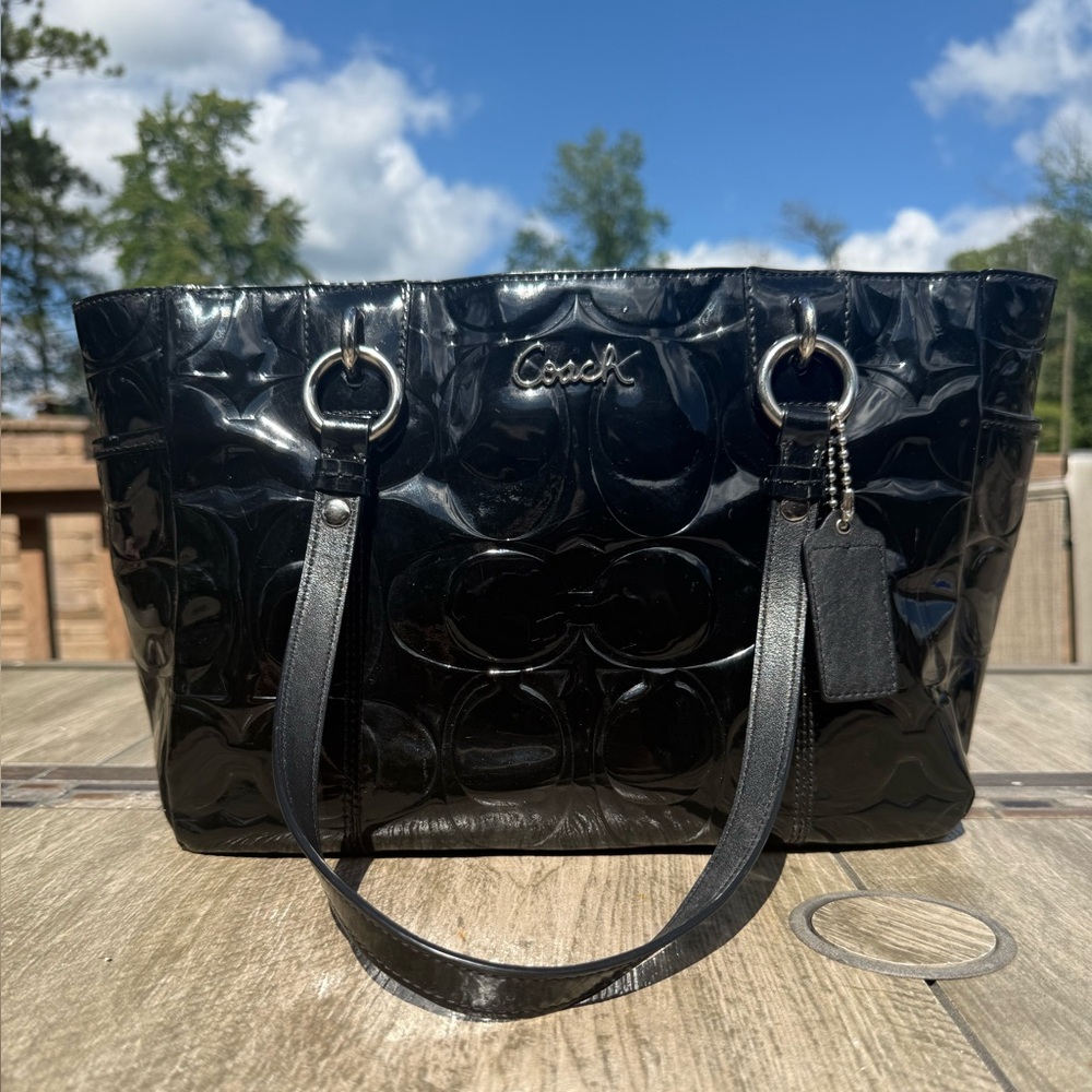 EUC! Vintage Coach Embossed Patent Leather Gallery Tote in Black Shoulder Bag - Picture 2 of 11